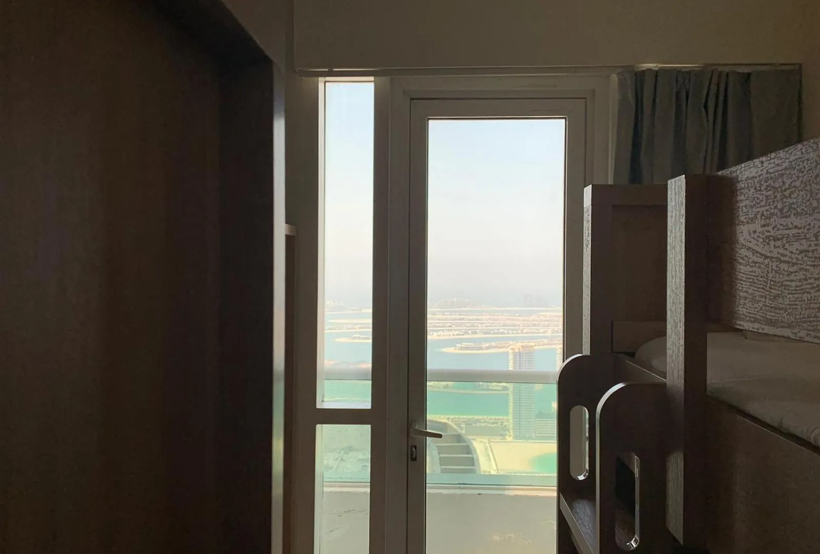 Dhostels - Marina Palm View Hostel Dubai