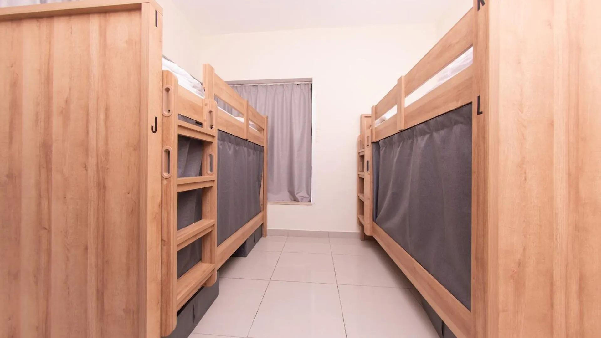 Dhostels - Marina Palm View Hostel Dubai