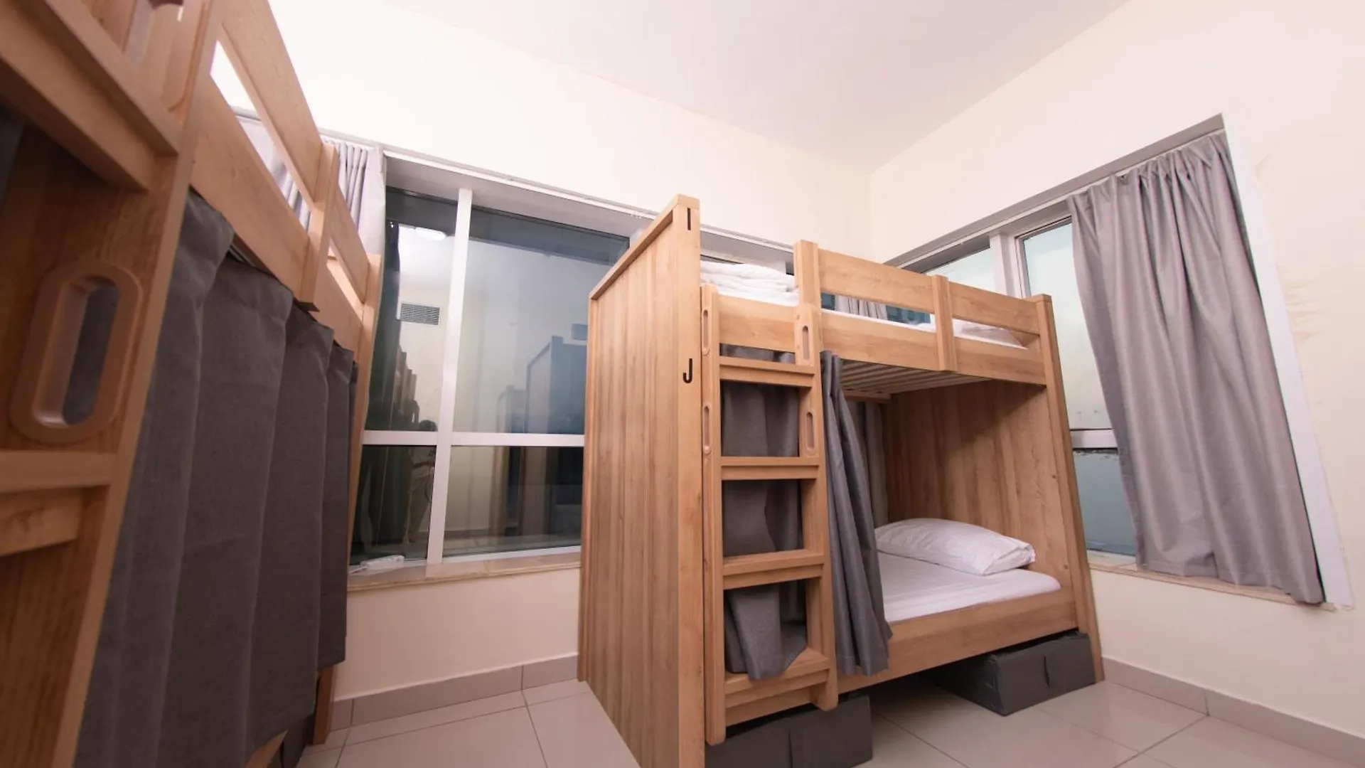 Dhostels - Marina Palm View Hostel Dubai