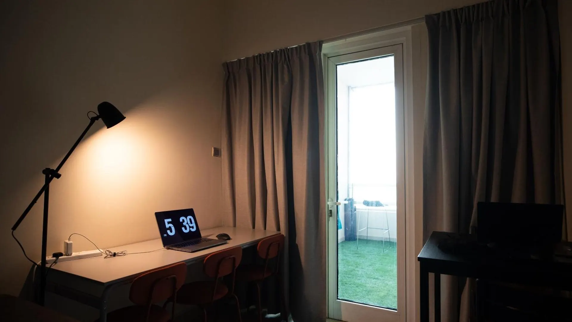 Dhostels - Marina Palm View Hostel Dubai