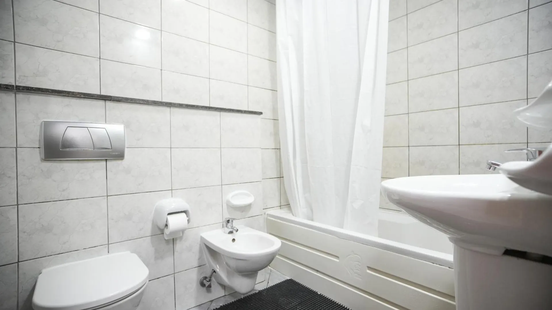 Dhostels - Marina Palm View Hostel Dubai
