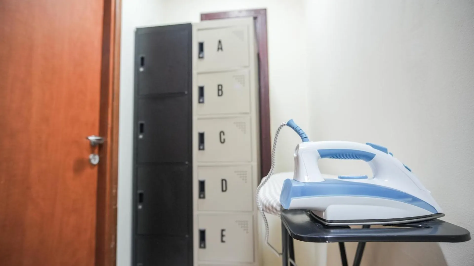 Dhostels - Marina Palm View Hostel Dubai United Arab Emirates